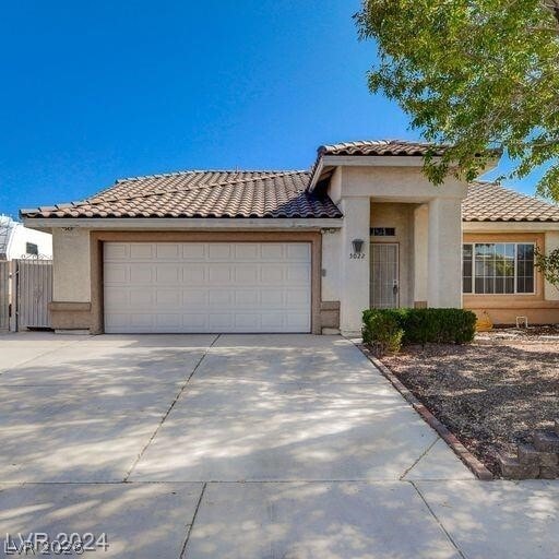 Building Photo - 5022 Vista Loma Way