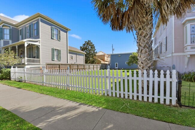 Photo - 1415 Avenue H