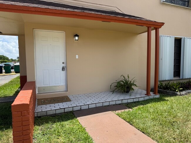 Building Photo - 19360 SW 103rd Ct Unit 3br Villa in Cutler Bay