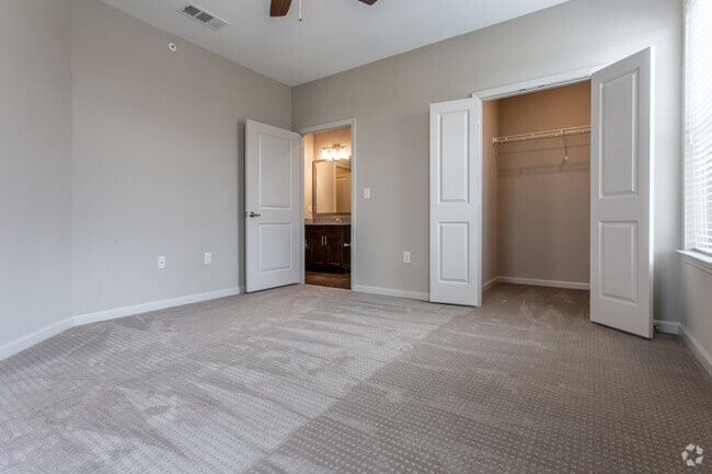 2 Br, 2 Ba, Bedroom