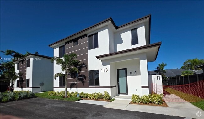 Building Photo - 1313 NW 6th Ave Unit B Rental