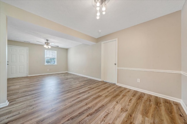 Photo - 230 Tinkerview Dr