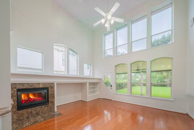 Photo - 1415 Sue Barnett Dr