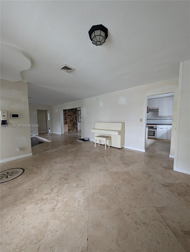 Photo - 1900 NE 186th Dr