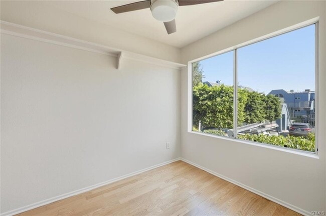 Photo - 4617 E 4th St