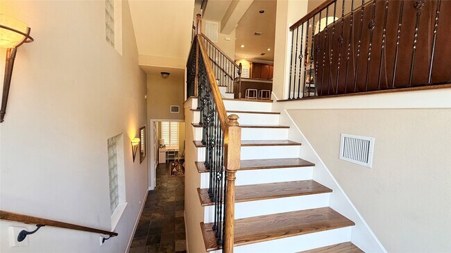 Photo - 1013 Gross St