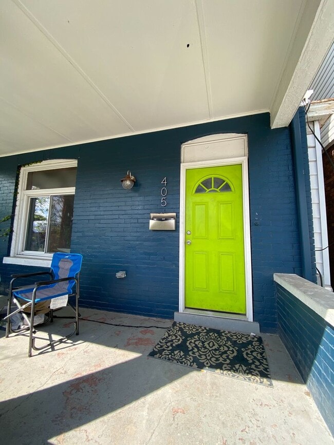 Photo - 405 Edgemont St