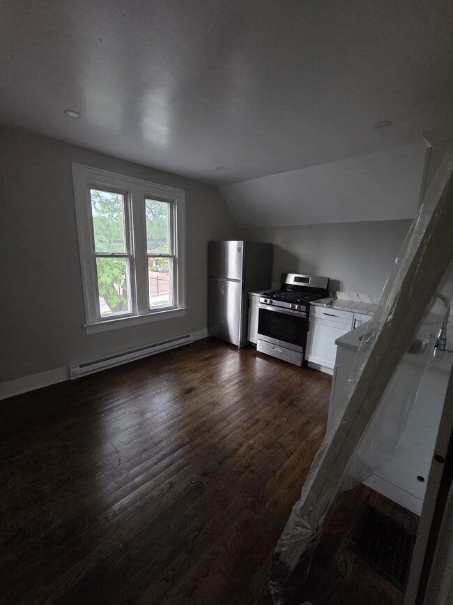 Photo - 84 Munson St Unit 2
