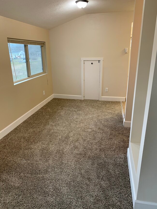 Photo - 307 N Bowdish Rd