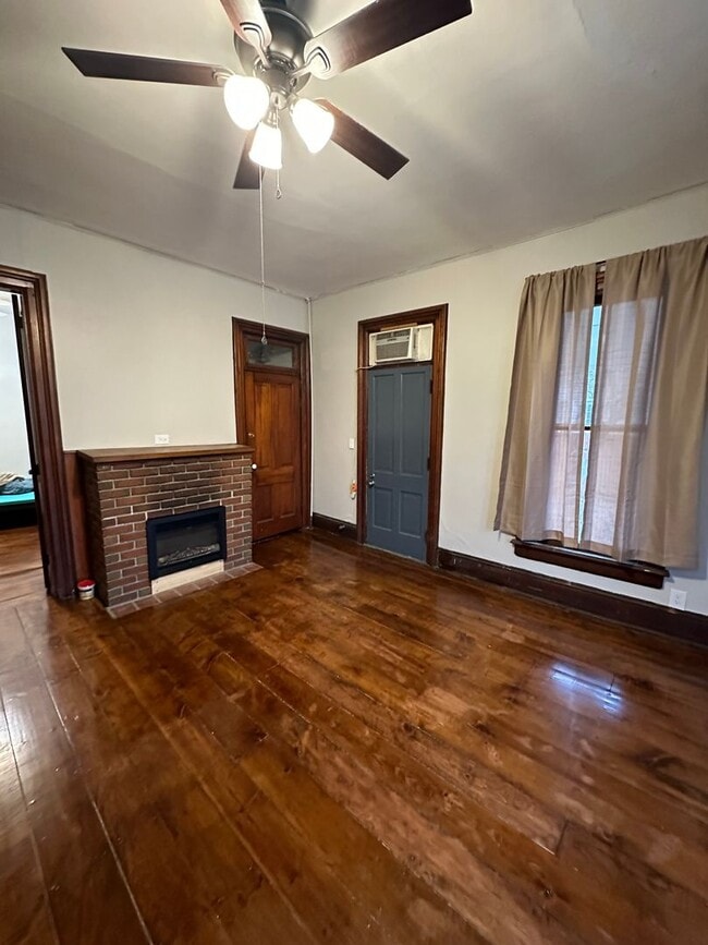 Photo - 511 E 5th St Unidad B