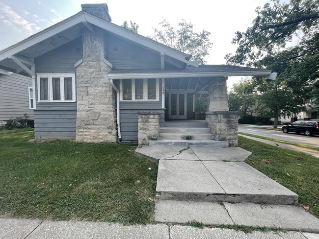 Photo - 449 S Henderson St