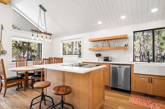 Photo - #11 Deer Lane, Sunriver OR 97707 - Long Te...