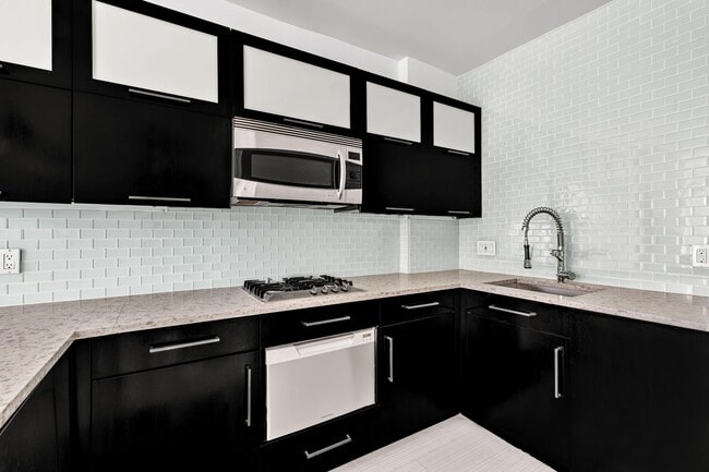 Photo - 234 W 20th St
