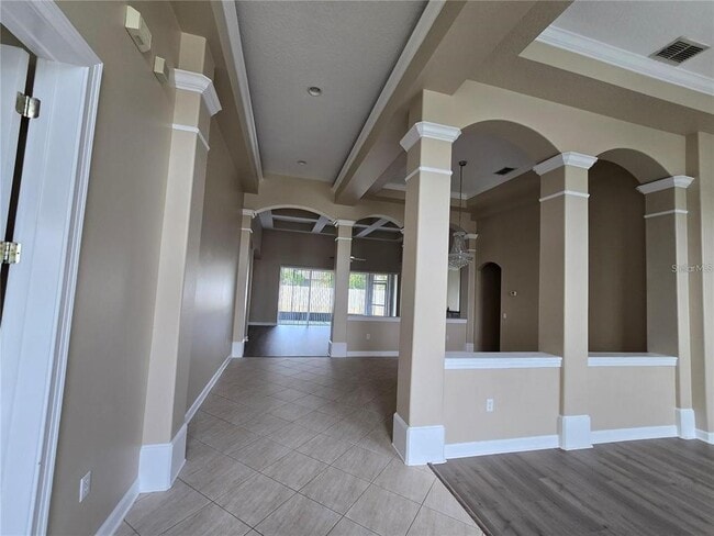Photo - 13613 Larsen Ln