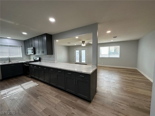 Photo - 5233 Lytton Ave