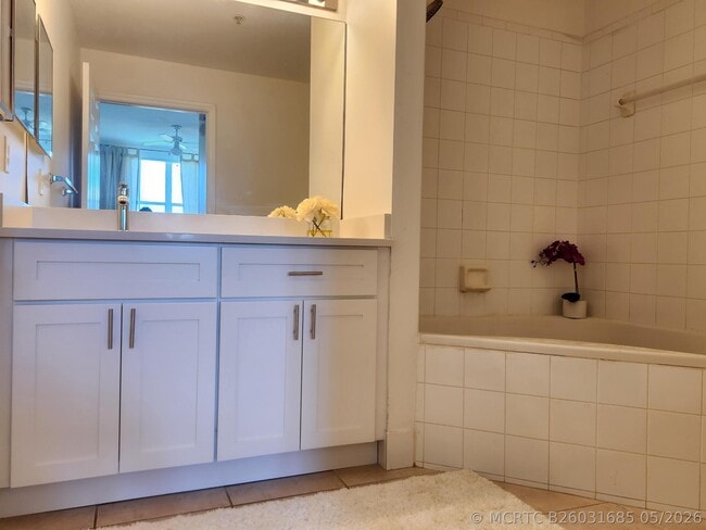 Photo - 2060 Greenview Shores Blvd Unit 305