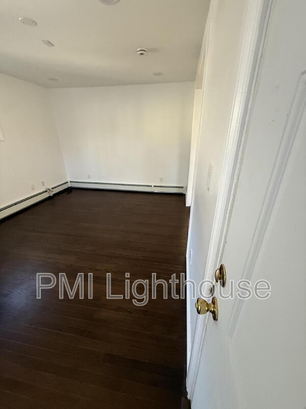 Photo - 115 8th Ave