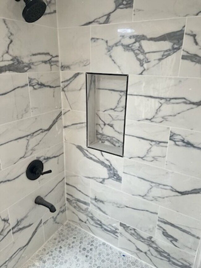 Photo - 704 Washington St Unidad 03