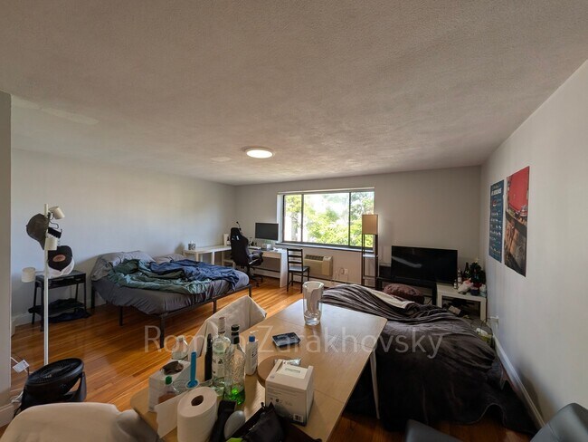 Photo - 226 Babcock St Unit 4C