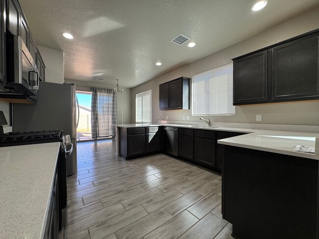 Photo - 4BR/2.5BA/2CG, 2057 sq.ft. rental with DOG RUN in Sierra Vista, AZ