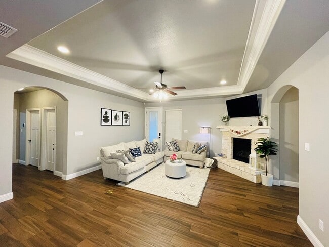 Photo - 14 Cornwall Dr