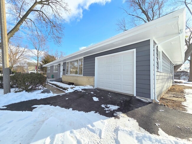 Photo - 29 E Lake Shore Dr