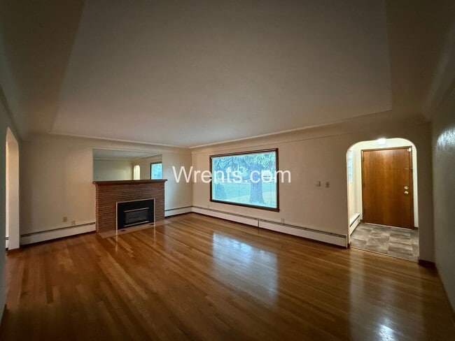 Photo - South Hill Charming corner lot 3 bed 2 bath in quiet neighborhood