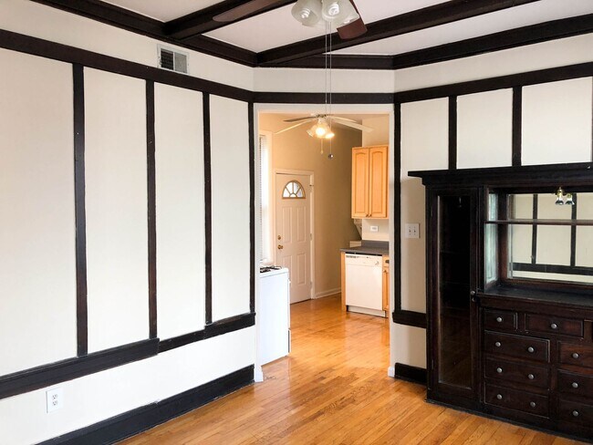 Photo - 3056 N Greenview Ave Unit 3