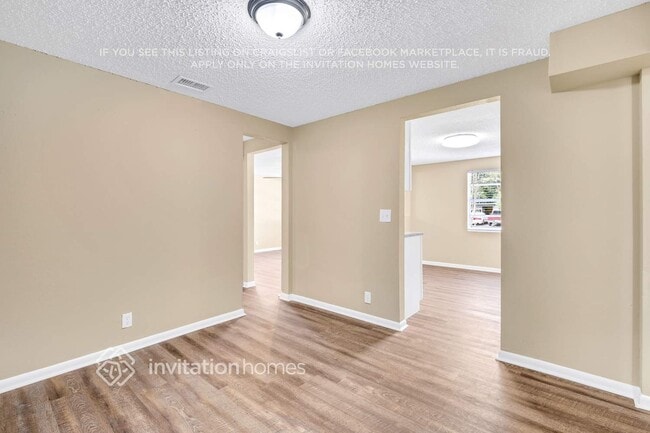 Photo - 6968 Delisle Dr