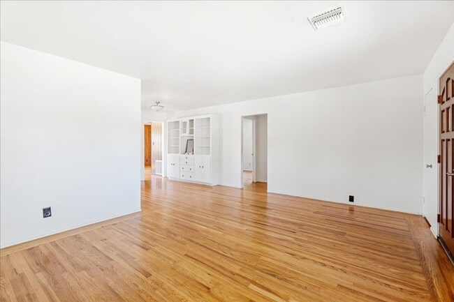 Photo - 4341 62nd St