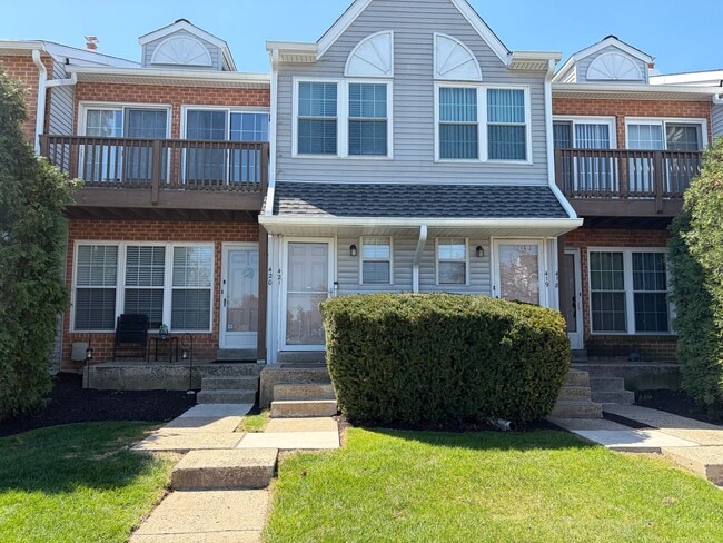 Building Photo - Well Maintained 2nd Floor Condo Now Available in Northridge Estates