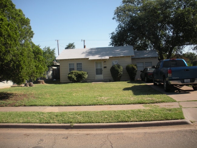 Building Photo - 2222 20th St Rental