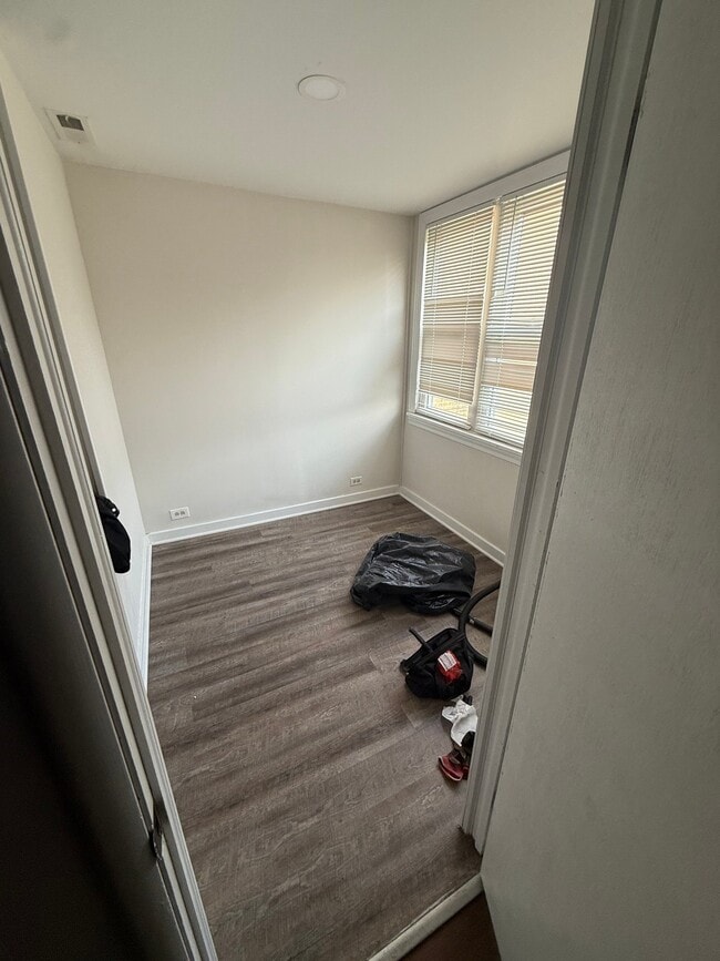 5205 W Newport Ave Unit 1