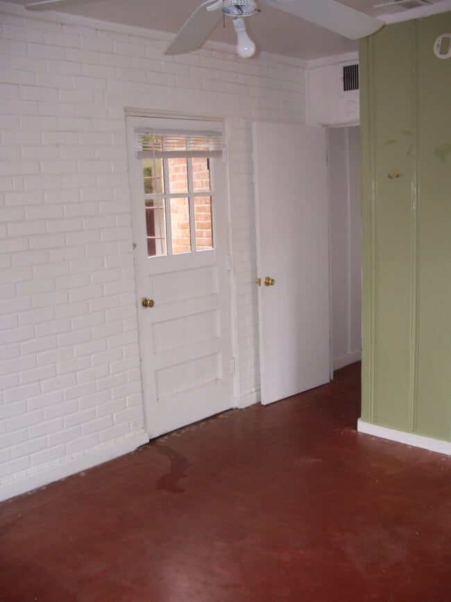 Building Photo - 1337 E 9th St Rental