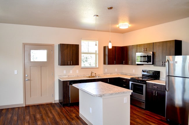 Photo - Carriage House (new)