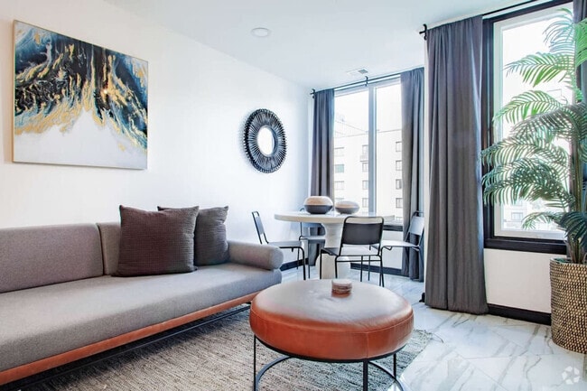 Building Photo - 1020 16th St NW Rental
