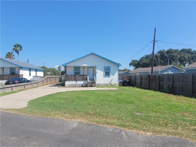508 Lakeside Dr