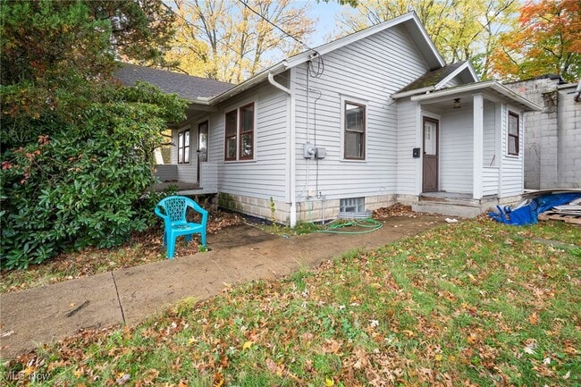 Building Photo - 12 Bouquet Ave