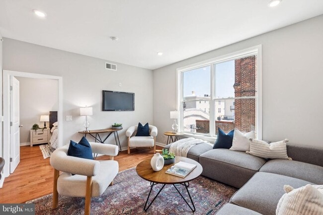 Building Photo - 203 Haverford Ave Unit 302 Rental
