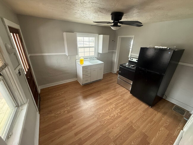 Photo - 127 May St Unidad Apt B