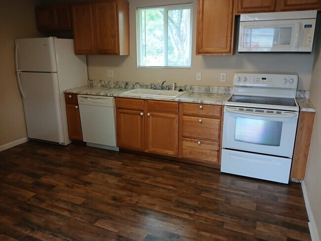 Photo - 1101 Briarwood Rd