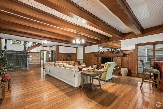Photo - Chateau El Cerrito Apartments