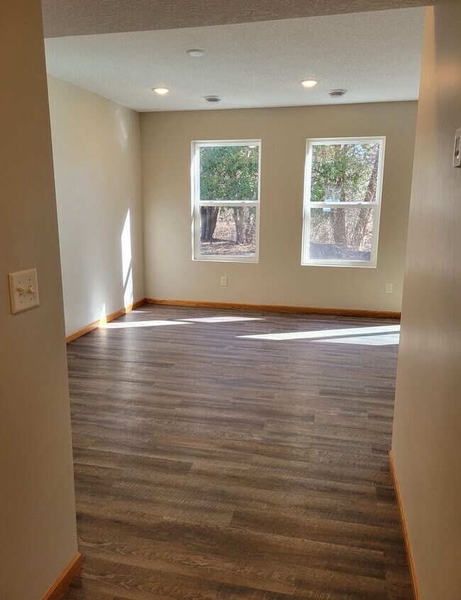 Photo - Single Family - 5 Bedroom!