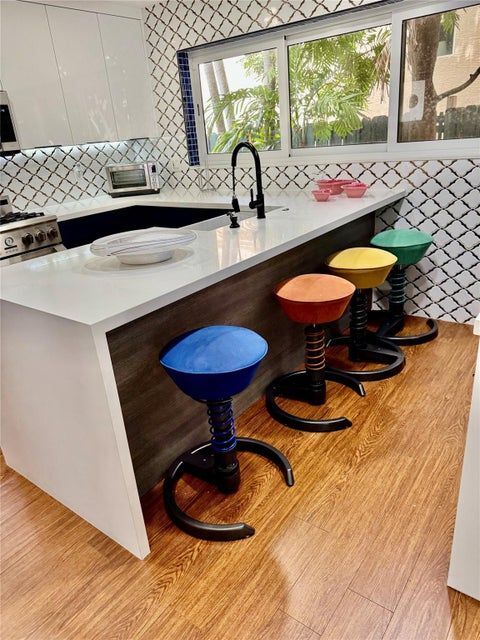 Photo - 2325 Barcelona Dr