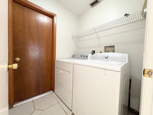 Photo - Cute 3B/2B Home in Hidden Lakes - Community Pool