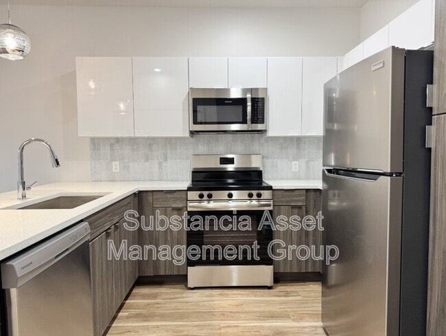 Photo - 1665 Midtown Pl