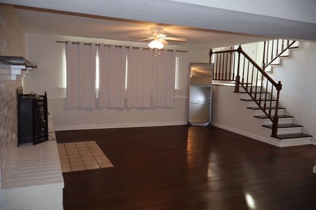 Photo - 3809 W Rollins Rd