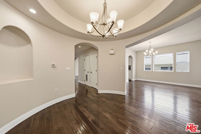 Photo - 320 S Swall Dr Unit 3