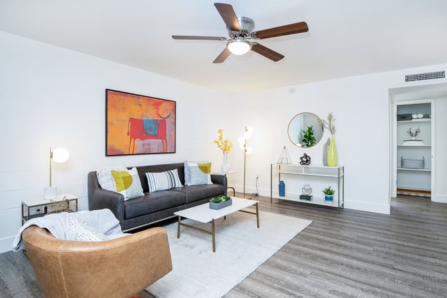 Pima 1bd Living1.jpg - Paragon on Pima