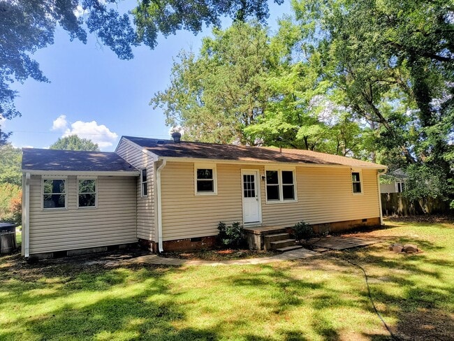 Photo - 504 Clyde Dr